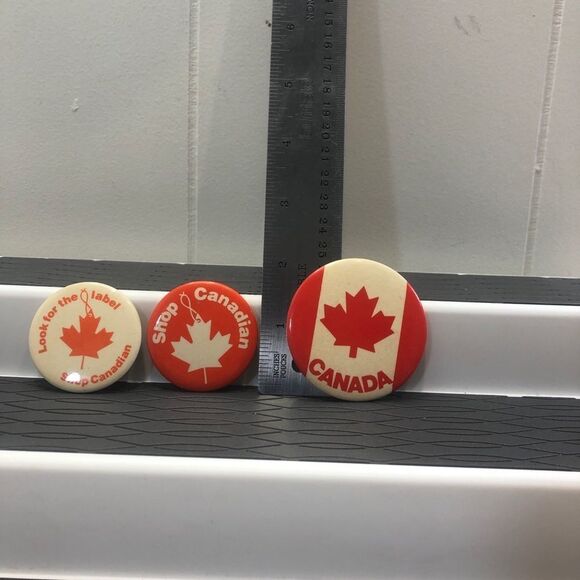 look for the Label Shop Canadian Canada Vintage Button Pin - Picture 3 of 4